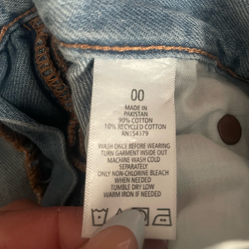Aeropostale Light Wash Ripped Jean Shorts - Picture 3 of 3